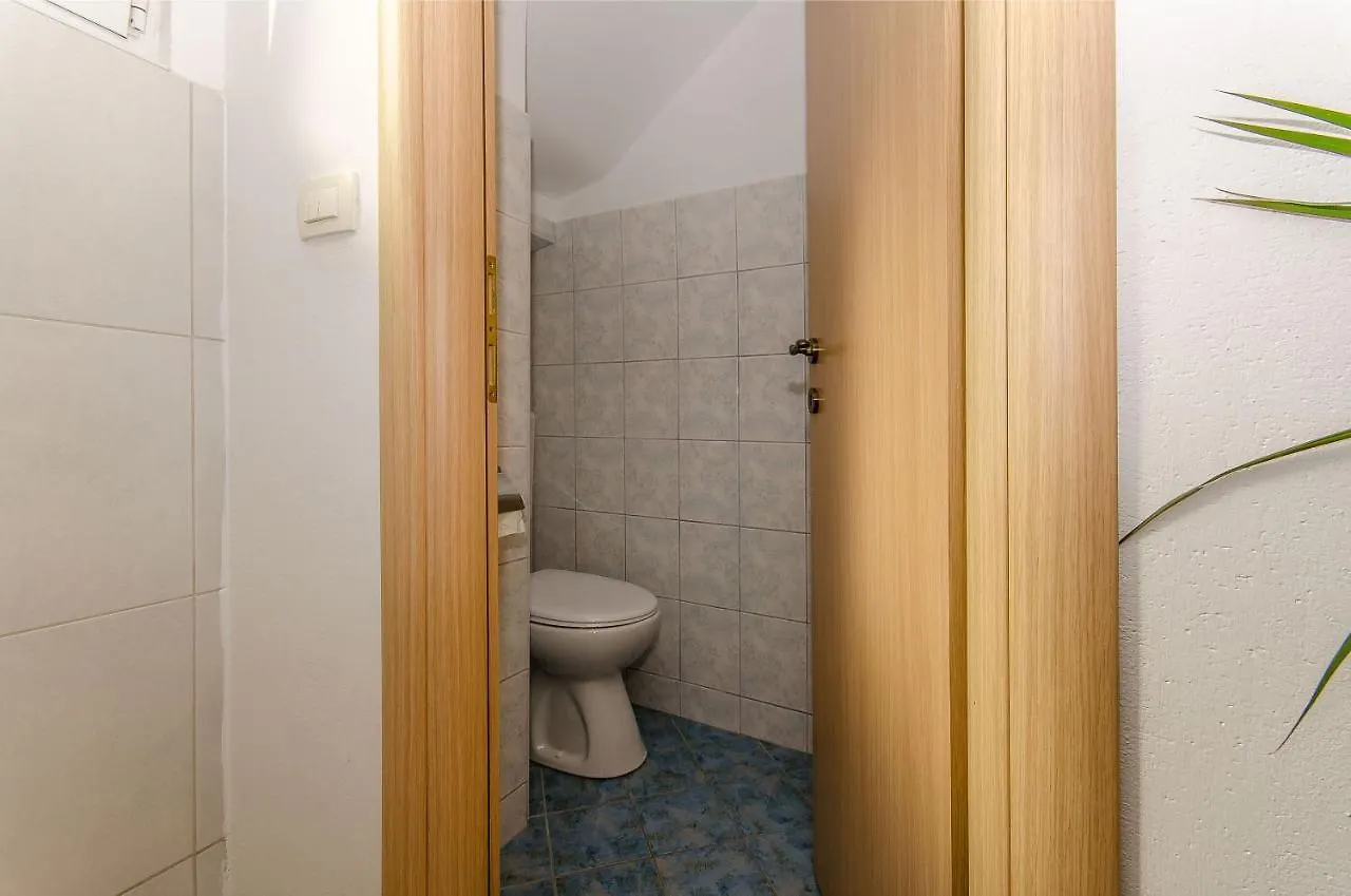 Apartment Ane Split 0*,