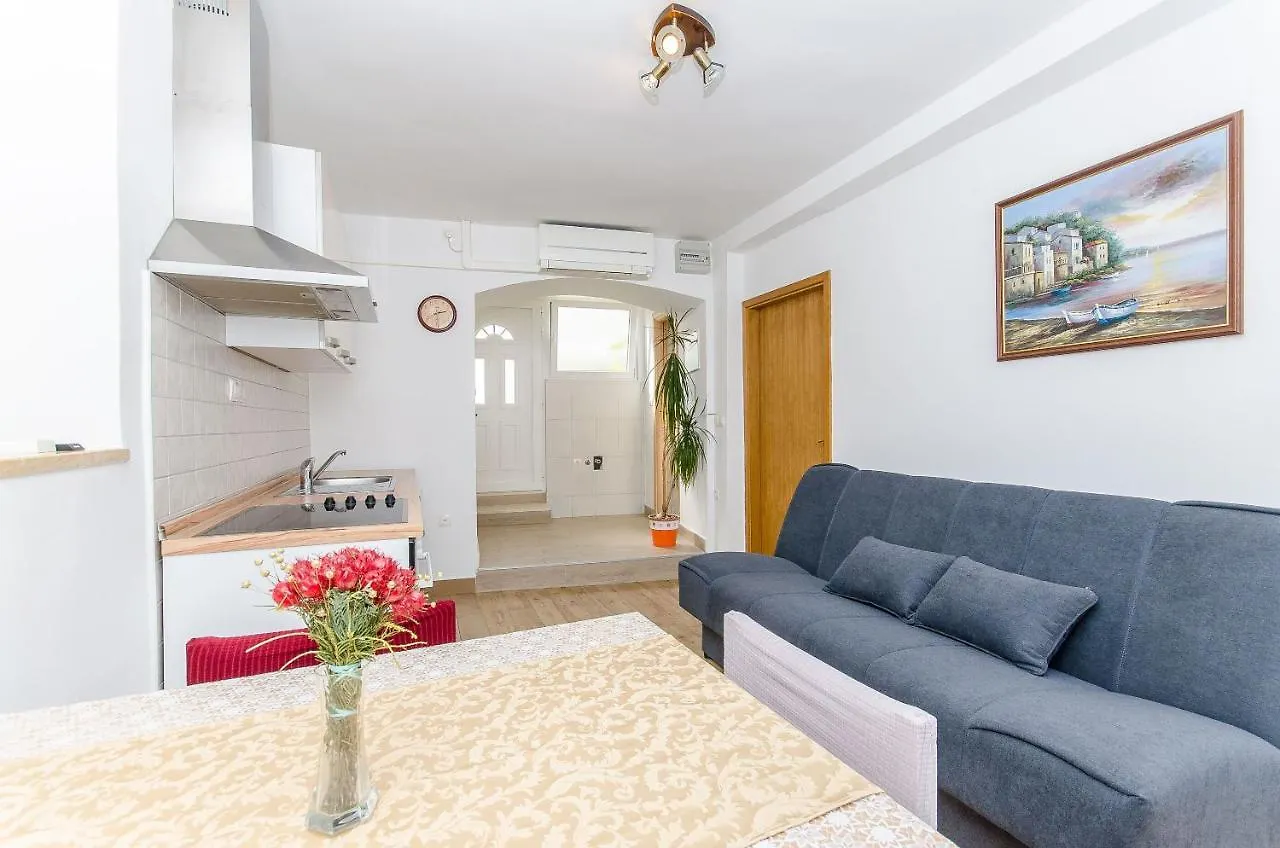 Apartment Ane Split